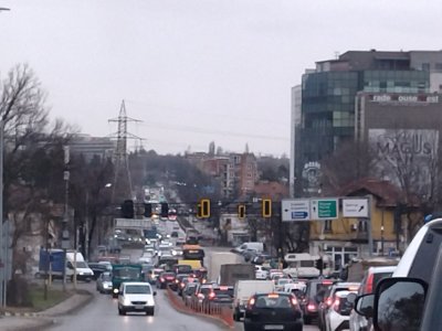 В час пик: Тапа на Околовръстното шосе в София заради неработещ светофар
