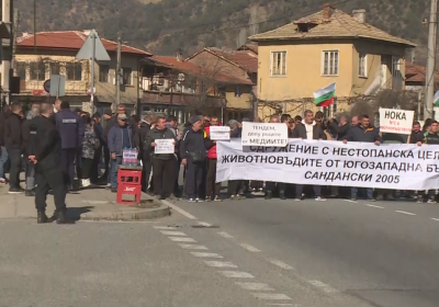 Земеделците затвориха и пътя към Гърция при Кресна