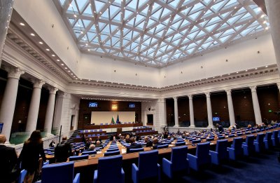 Парламентът прие окончателно на второ четене промени в Закона за