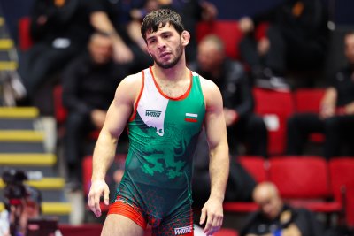 Българският борец Рамазан Рамазнов загуби в полуфиналите на категория до