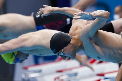 Щафетата на България завърши на 13-о място на 4х200 свободен стил при мъжете на световното първенство по плуване в Доха