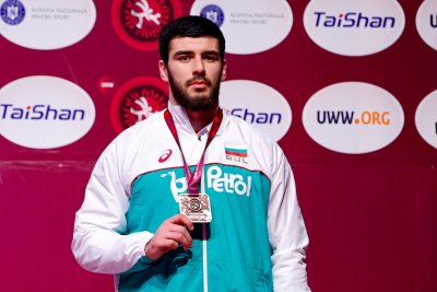Ален Хубулов спечели бронзов медал в най тежката категория до 125