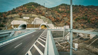 Официално откриват тунел Железница на АМ Струма Той е най дългият