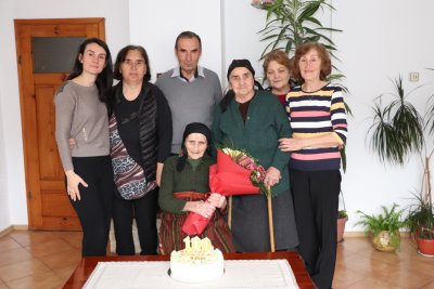 Баба Елена от Банско чества 100-годишен юбилей