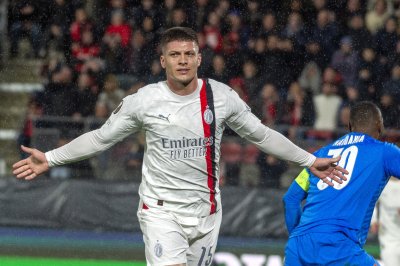 Милан устоя на натиска на Рен и продължи към осминафиналите в Лига Европа