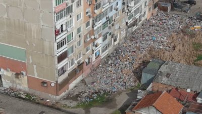 Тонове боклуци задръстват пловдивския квартал "Столипиново"