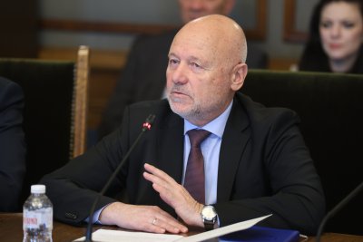 Борисов и Пеевски поискаха смяна на министъра на отбраната Тодор Тагарев