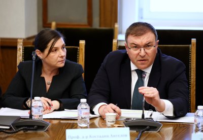 Здравната комисия изслушва шефовете на ДАНС и ГДБОП за недостига