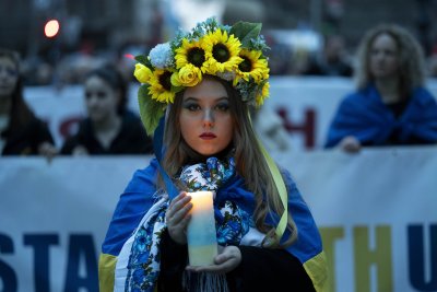 Хиляди европейци изразиха солидарност към Украйна (СНИМКИ)