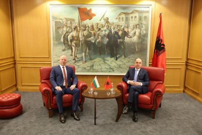 България подкрепя Аблания по пътя към ЕС, потвърди Росен Желязков в Тирана