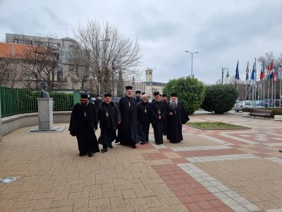 Да бъде признат изборът на епископ Йеротей за Сливенски митрополит, поискаха свещеници от епархията