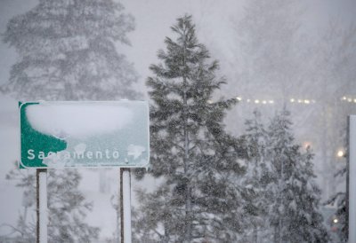 Снежна буря се разрази в Калифорния