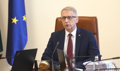 Докато парламентът обсъжда оставката на премиера Николай Денков Министерски съвет