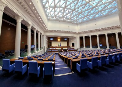Парламентът гласува утре оставката на Денков