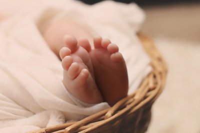 Новородените бебета могат да бъдат прегледани два пъти безплатно у дома, но защо услугата е неефективна?