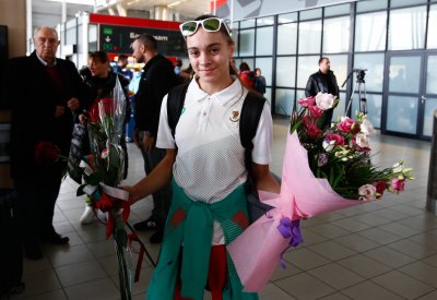 Състезателката ни спортна гимнастика Валентина Георгиева се завърна в България