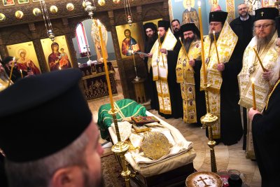Положиха тленните останки на Патриарх Неофит в църквата Св Марина