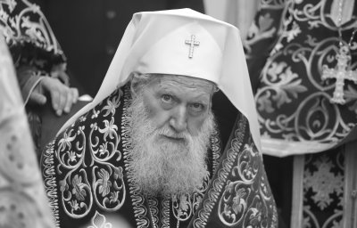 България скърби за патриарх Неофит