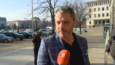 Депутатът Делян Добрев каза в Денят започва че все още