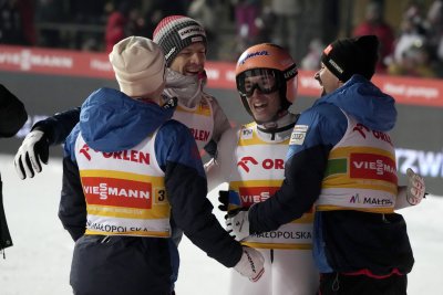 Австрийският състезател в ски скоковете Щефан Крафт спечели третата си