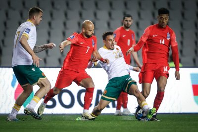 Отборите на България и Азербайджан играят при резултат 0 0