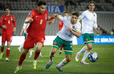 Отборите на България и Азербайджан играят при резултат 0 0