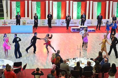 Международен турнир по спортни танци се провежда във Вършец