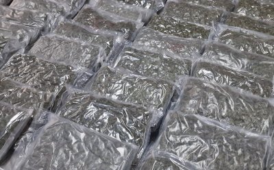 Старозагорските криминалисти задържаха около 70 килограма марихуана в товарен автомобил