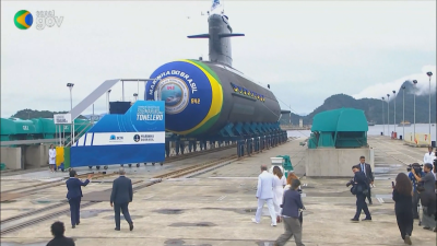 Франция ще помага на Бразилия да строи атомни подводници