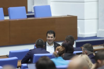 Кирил Петков призова за бързо назначаване на служебен кабинет, така че изборите да са 2 в 1