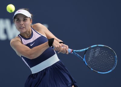Виктория Томова загуби от Мария Сакари във втория кръг на турнира в Чарлстън