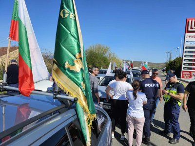 Протестиращите миньори от "Марица изток" блокираха за час изхода къзм магистрала "Марица"