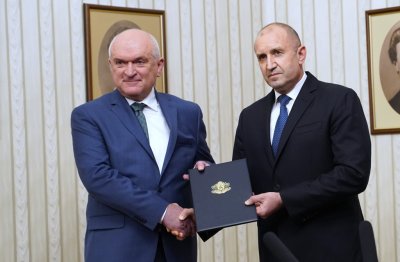 Радев възложи на кандидата за служебен премиер Димитър Главчев да състави правителство