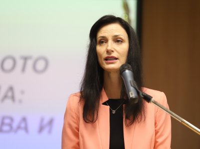 Мария Габриел призова по време на предизборната кампания да не се нарушава добрия тон между партиите