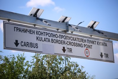 Интензивен е трафикът за камиони на някои от граничните пунктове с Румъния, Гърция и Турция
