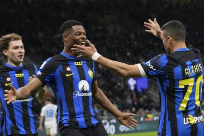 Интер продължава с победите в Серия А след успех над Емполи
