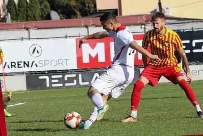 Пет клуба от Първа македонска футболна лига и два от