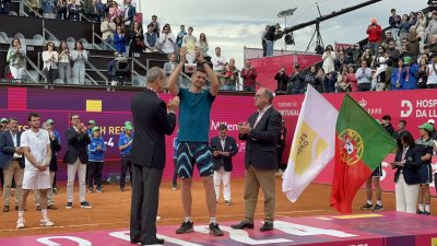 Полякът Хуберт Хуркач завоюва първи трофей на клей в кариерата