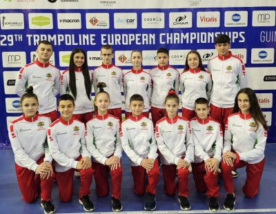 Българските състезатели с четвърто и пето място в синхронните скокове при младежите на европейското първенство по скокове на батут