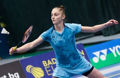 Калояна Налбантова потегли с убедителна победа на европейското по бадминтон