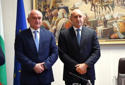 Номинираният за служебен премиер Димитър Главчев представи пред президента Румен