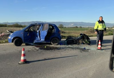 Моторист е в тежко състояние след катастрофа в Пловдивско