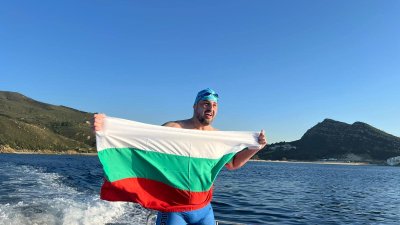 Петър Стойчев с ново постижение, преплува протока Гибралтар