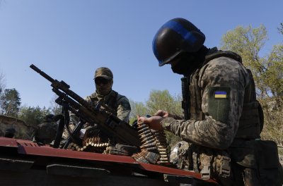 Украинските депутати одобриха законопроект за мобилизация на армията Страната изпитва