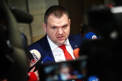 Делян Пеевски: Президентът веднага да подпише указа за външния министър