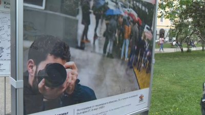 Изложба от Фотографии и картини на загиналите на столичен булевард