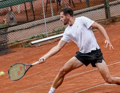 Симон Антони Иванов се класира за втория кръг на тенис турнир в Куршумлийска Баня след успех над Габриел Донев