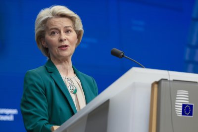 Урсула фон дер Лайен: Обсъждаме санкции за Иран за програмите за дронове и ракети