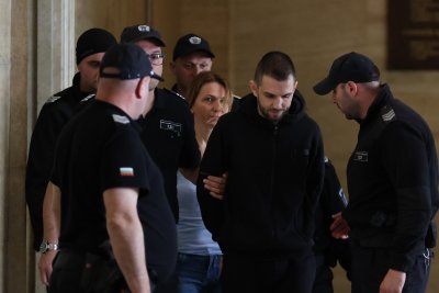 Съдът гледа мерките на Петя Банкова и Стефан Димитров