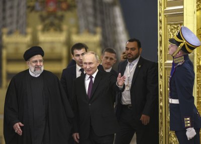 Путин се надява на "разумна сдържаност" в конфликта между Иран и Израел